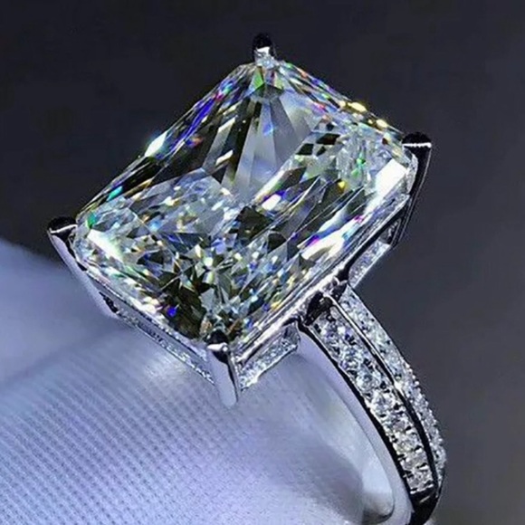 Sterling Silver Diamond Ring - Picture 5 of 5